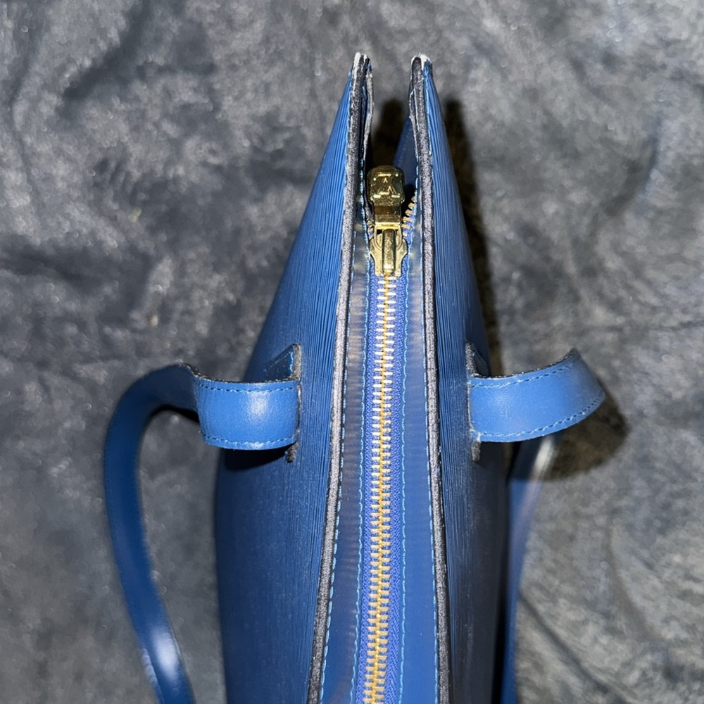 Women’s or Men’s Louis Vuitton Blue Epi Saint Jacques Bag! Excellent Condition - Picture 6 of 17